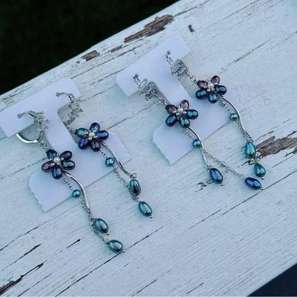 E246 Handmade Freshwater Pearl Flower Huggies Earrings - Picture 9 of 11